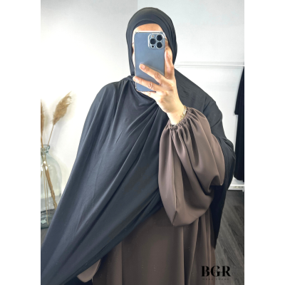 Maxi Hijab Jersey Noir : un hijab pratique et élégant pour tous les jours