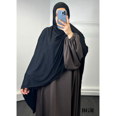 Maxi Hijab Jersey Noir : un hijab pratique et élégant pour tous les jours