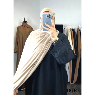 Hijab Jersey Coton Taupe : un hijab doux, respirant et élégant