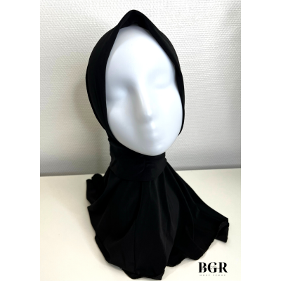 Hijab Cagoule Noir à Boutons Pression : pratique et élégant pour une couverture complète de la tête et du cou"